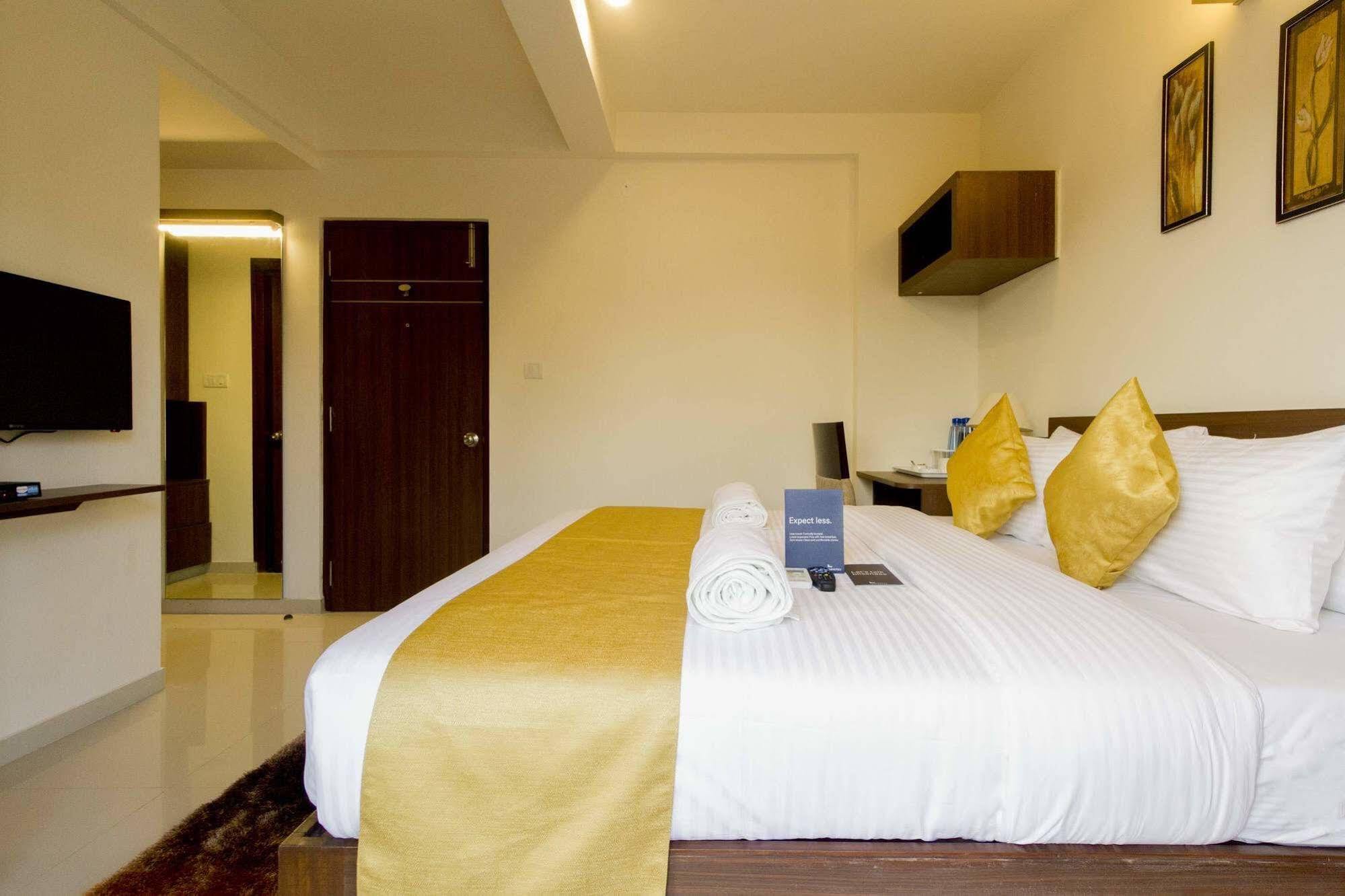 Fabhotel Oakwoods Serai Bangalore Bagian luar foto